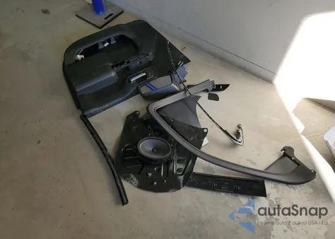 2021 Chevrolet Silverado K1500 Custom из США, поврежденный, VIN 1GCPYBEK1MZ364149